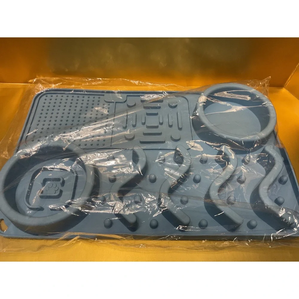 Silicone Slow Feeder Lick Mat for Dogs Cats Blue Suction Cup Anxiety Relief Mat